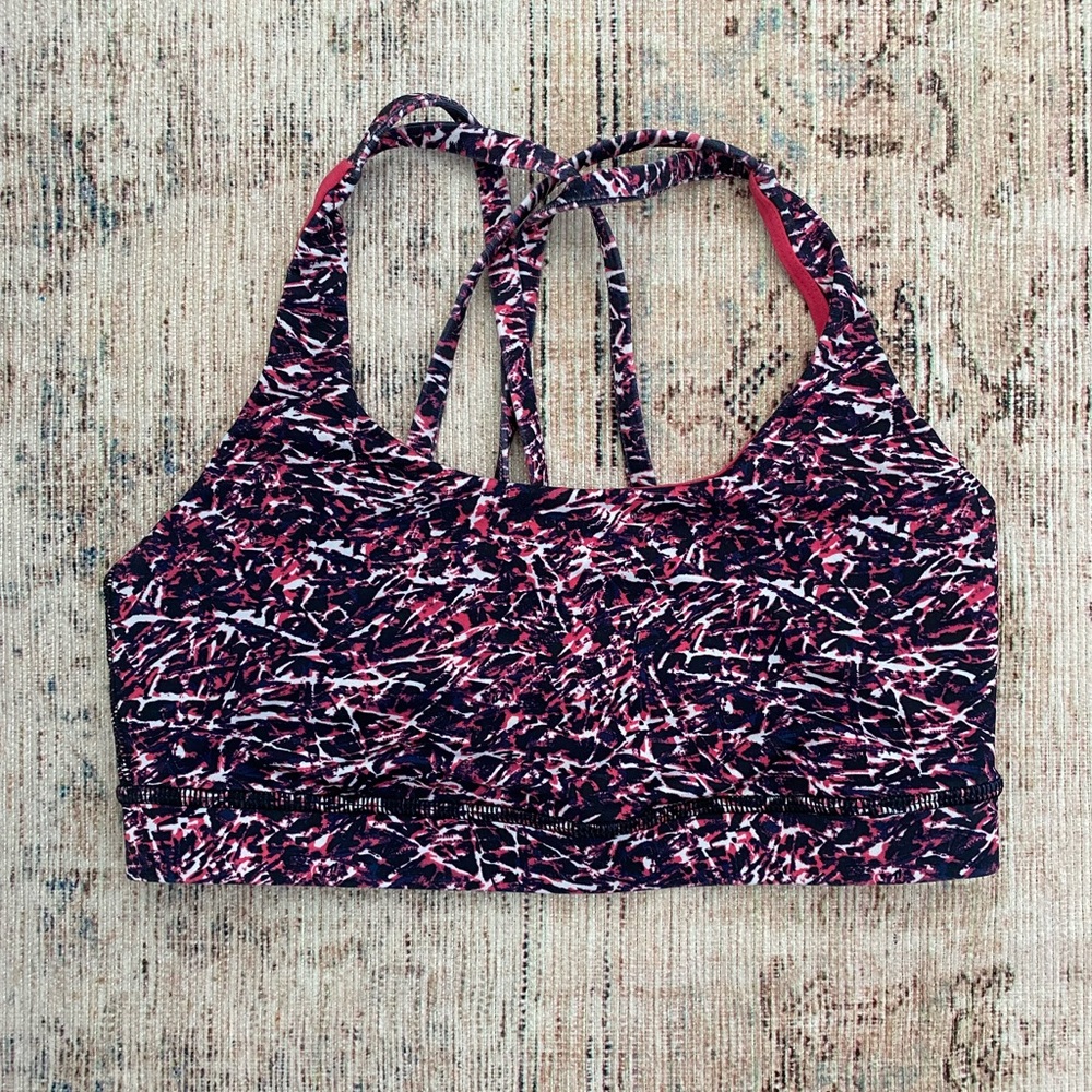 Lululemon sports bra - Size 4 - EUC